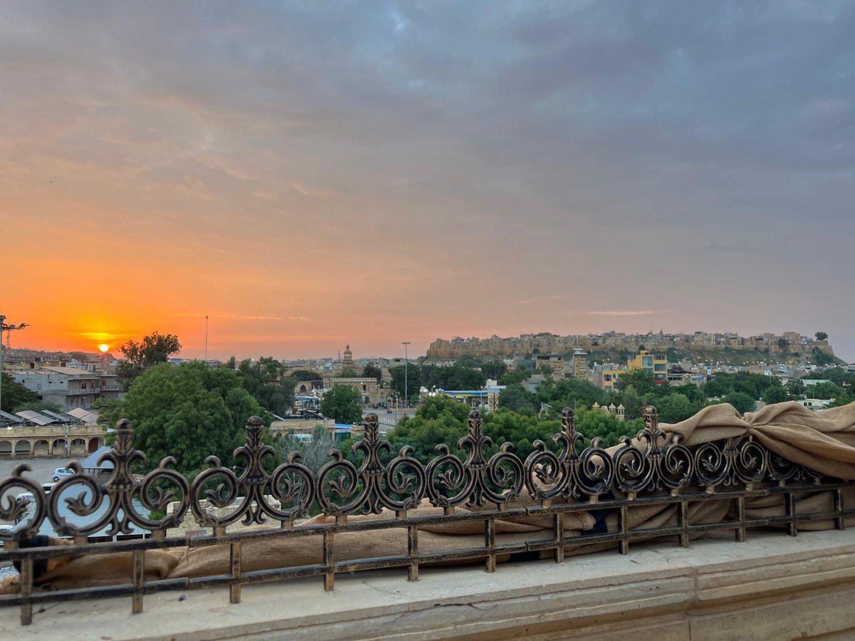 Elem_laulau tweet media