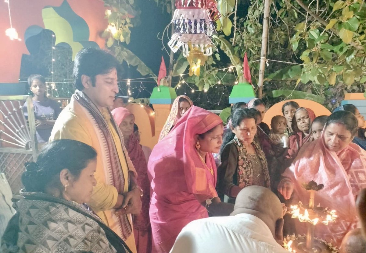 IamAkashDNayak's tweet photo. I had the privilege of attending the annual festival of Maa Hingula at Khanduali village under Taharpur Gram Panchayat in my constituency. I offered prayers and sought blessings for the happiness and prosperity of the people.

#Korei #Odisha #AnnualFunction #MaaHingula https://t.co/uD53kKoqdp