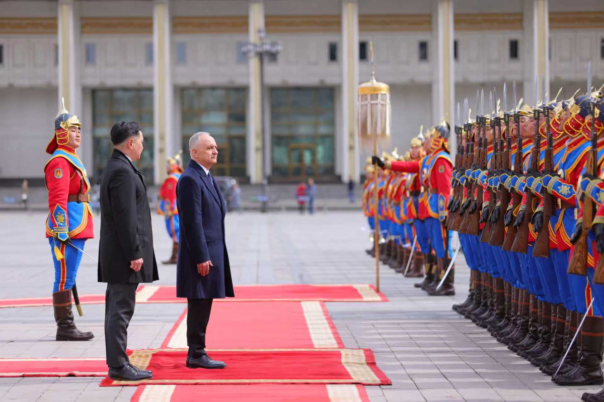 AlEmbChina's tweet photo. Honored to present my Letters of Credence to H.E. President Ukhnaagiin Khürelsükh. I am proud to begin my mission as Albania’s Ambassador to Mongolia and look forward to strengthening our ties of friendship, cooperation, and shared values. 🇦🇱🇲🇳 https://t.co/xbVvNVSNlF