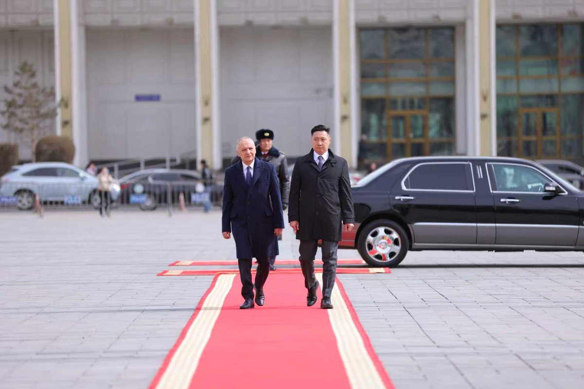 AlEmbChina's tweet photo. Honored to present my Letters of Credence to H.E. President Ukhnaagiin Khürelsükh. I am proud to begin my mission as Albania’s Ambassador to Mongolia and look forward to strengthening our ties of friendship, cooperation, and shared values. 🇦🇱🇲🇳 https://t.co/xbVvNVSNlF