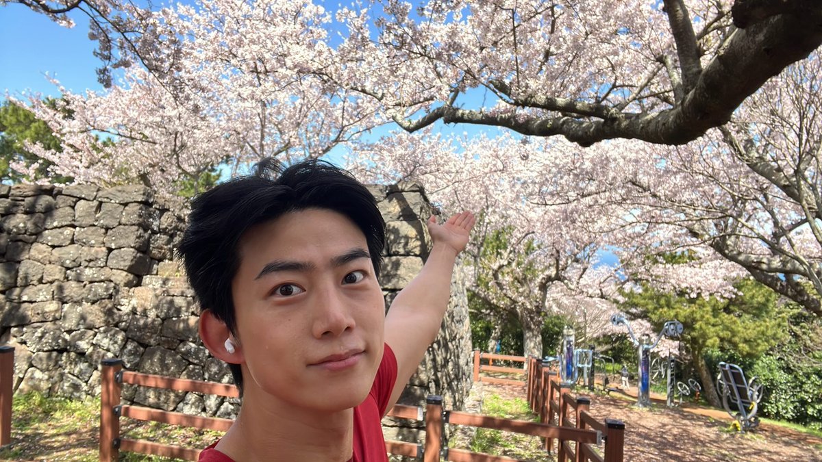 옥택연(taecyeonokay)인스타스토리 
260405

누가 사람이고 누가 꽃이야?
이렇게 이쁘기 있기 없기 

#옥택연 #TAECYEON #택연 
#テギョン #oktaecyeon #2PM