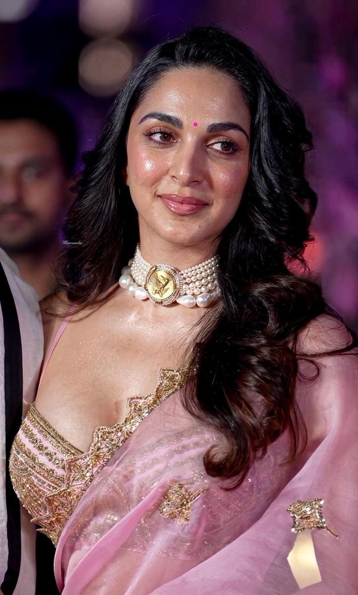 heroinehub_'s tweet photo. Kiara Advani ❤👌 https://t.co/jge8LTMNrn