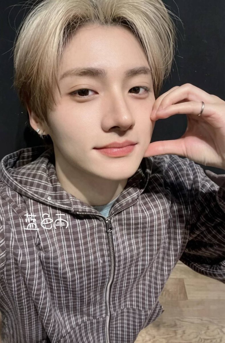 ꜱᴜɢxʙʀʀʏ tweet media