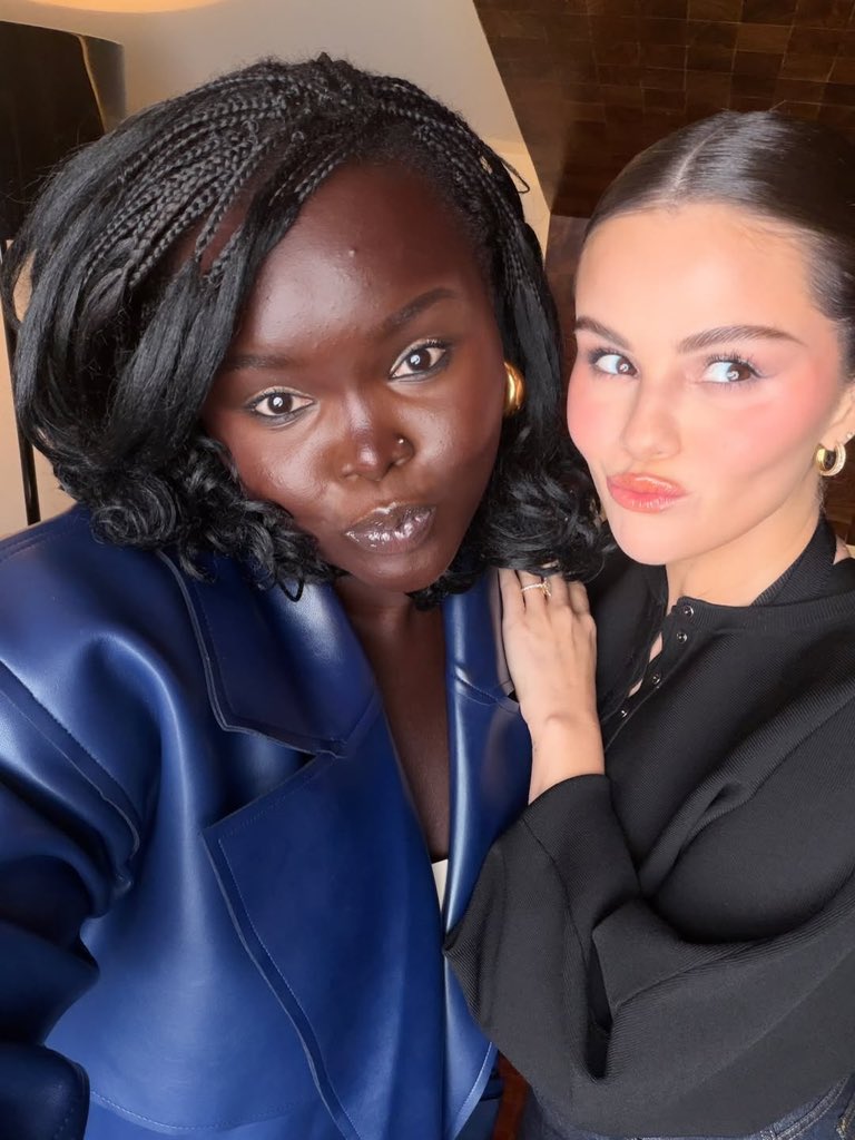 Selena Gomez Source France (fan account) tweet media