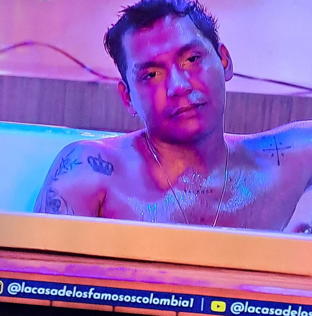 Teniente Gate tweet media