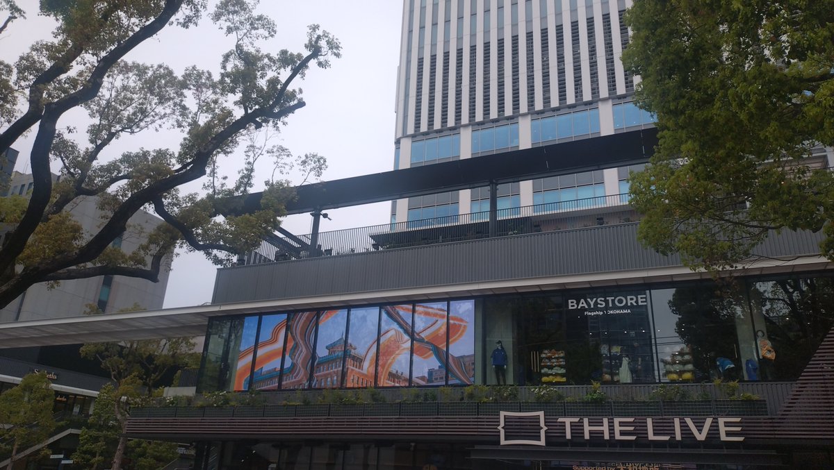 すこみ tweet media