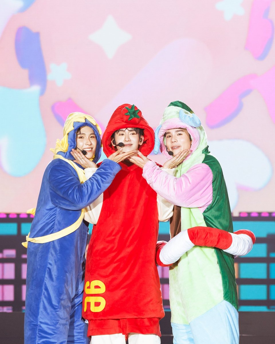 REAL ENT. tweet media