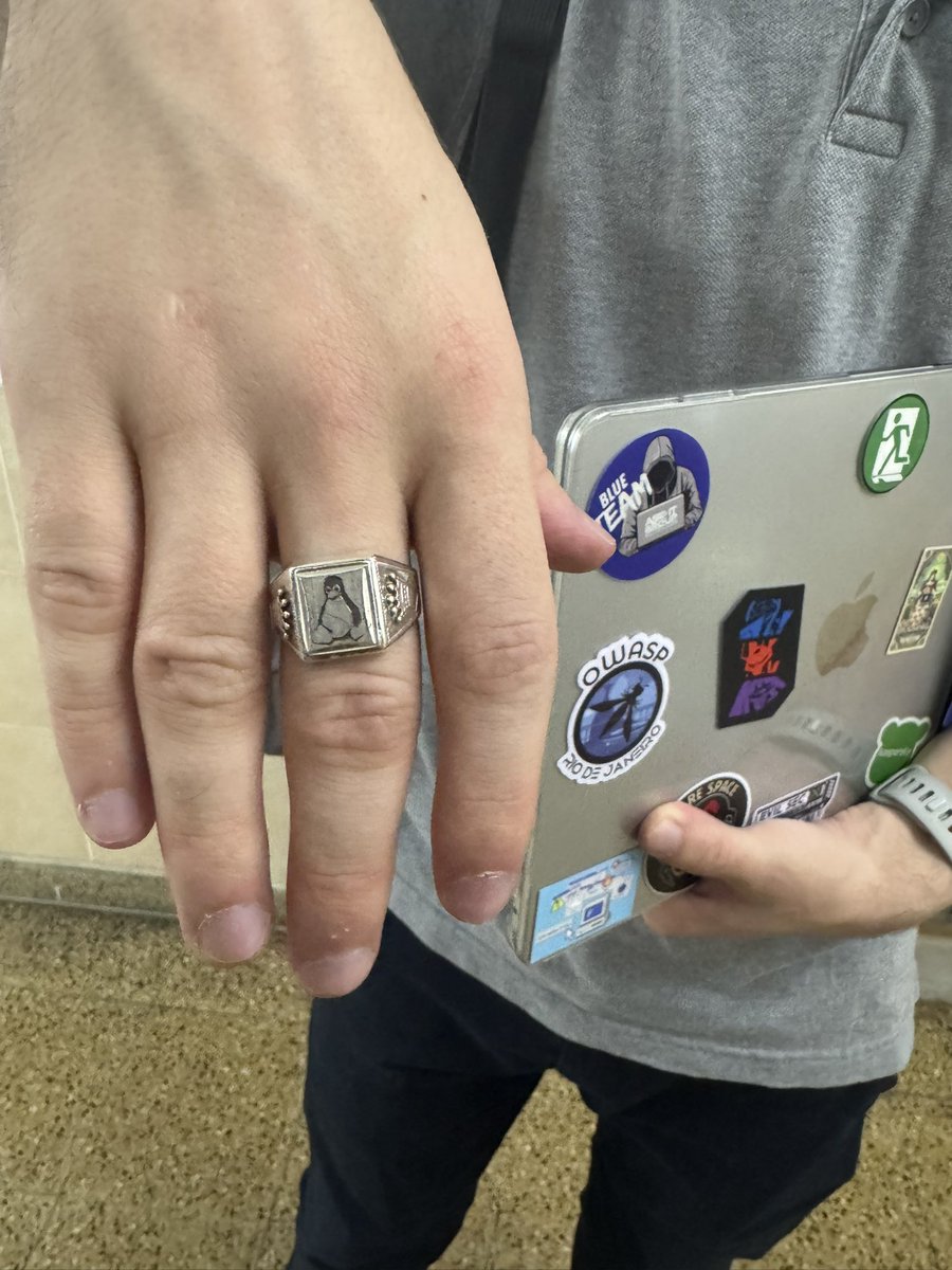 Alejandro tweet media