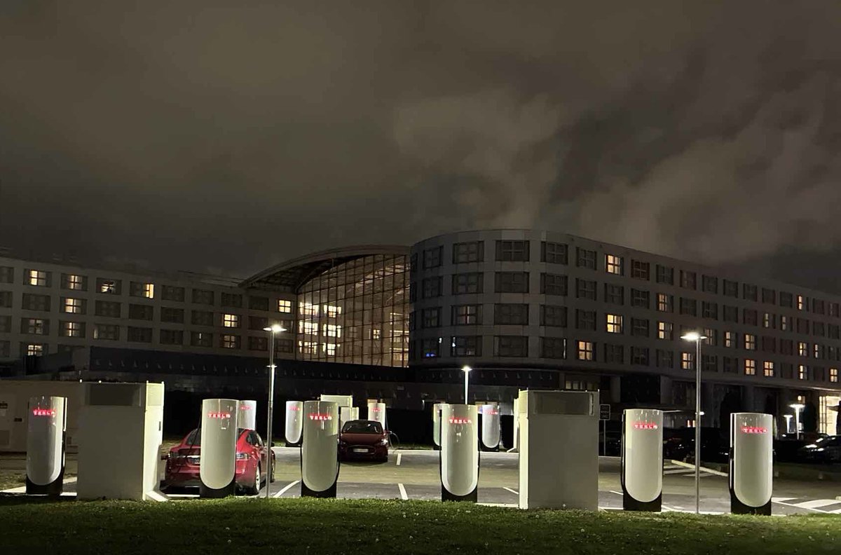 TeslaCharging's tweet photo. New Tesla Supercharger: Roissy-en-France, France - Avenue du Bois de la Pie (12 stalls) 
https://t.co/FsxiPjOa4b https://t.co/tcWzNrtvfg