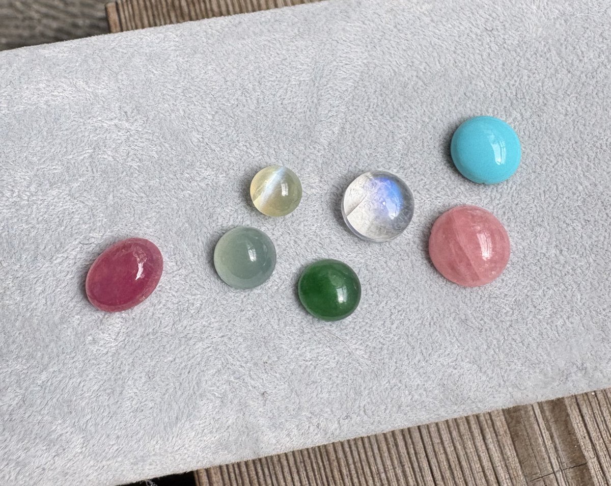 もちか tweet media