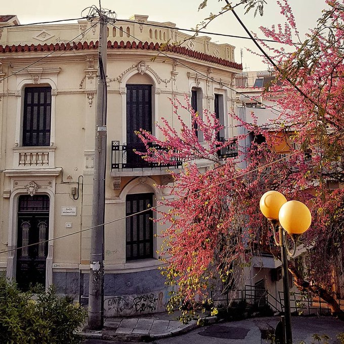 ΔΗΜΗΤΡΗΣ ΚΟΥΤΡΟΥΜΑΝΟ tweet media