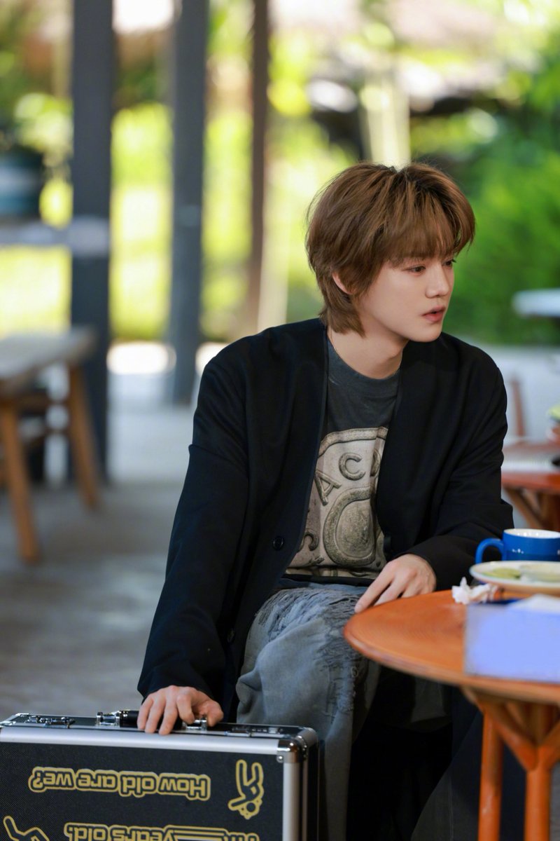 LuHan International tweet media