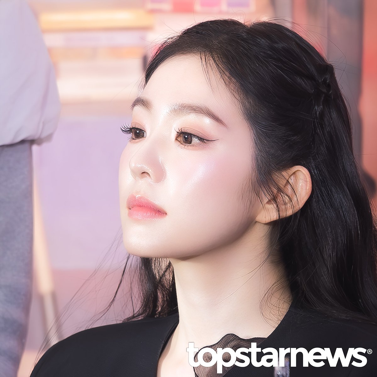 [HD포토] 레드벨벳 아이린 얼굴 (Biggest Fan 팬사인회) #아이린 #IRENE #레드벨벳 #RedVelvet #BiggestFan #팬사인회 #프리뷰 topstarnews.net/news/articleVi… <- Original Photo