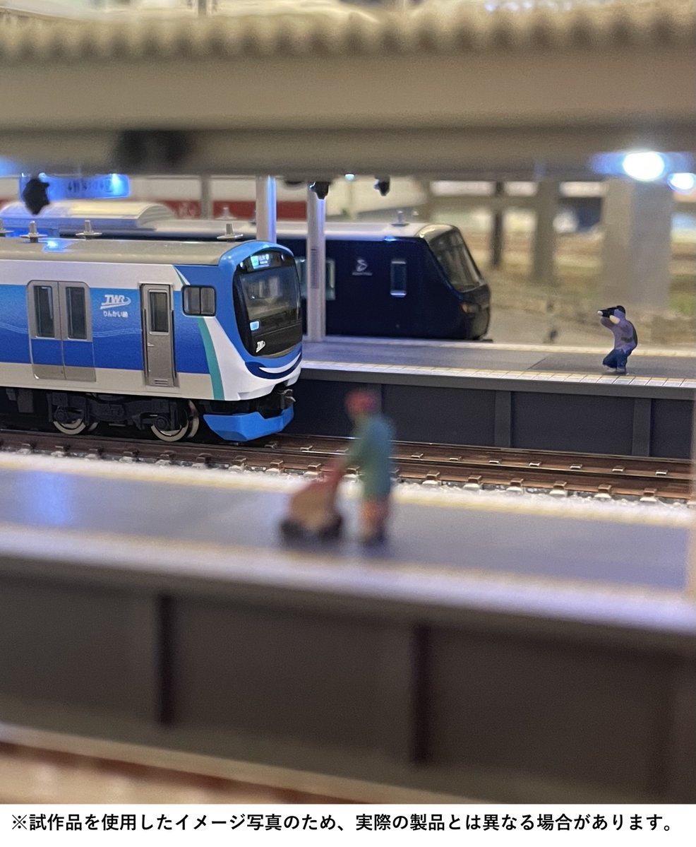 大崎駅でのワンシーンでしょうか❓

りんかい線71-000形と相鉄12000系が肩を並べました。

2020年代の、首都圏の通勤電車たち。

あの頃夢見ていた未来の鉄道の姿を、今まさに垣間見ているのかもしれません✨

#トミックス撮り鉄