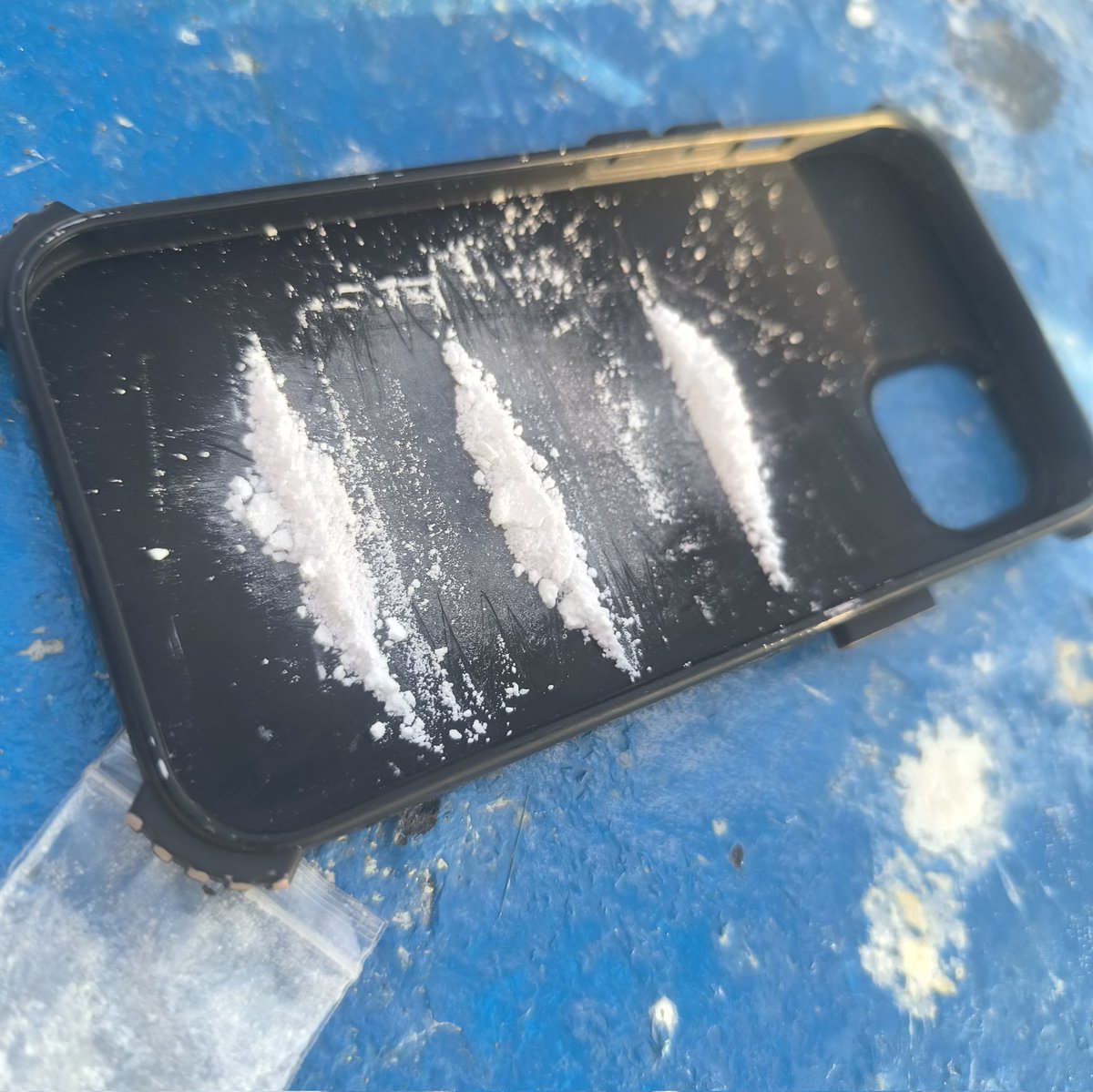 ketafag's tweet photo. do y'all prefer doing one big line or separate lines?
#coketwt #drugtwt https://t.co/q7cAixf6EH
