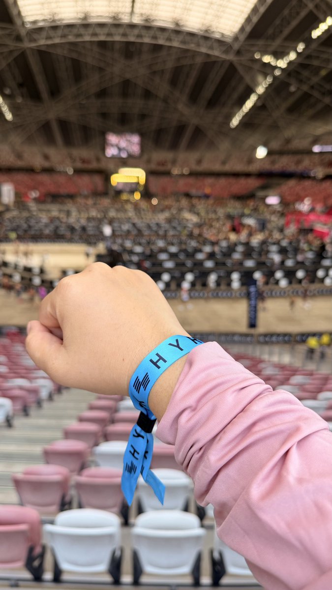 kimi ⏱️ tweet media