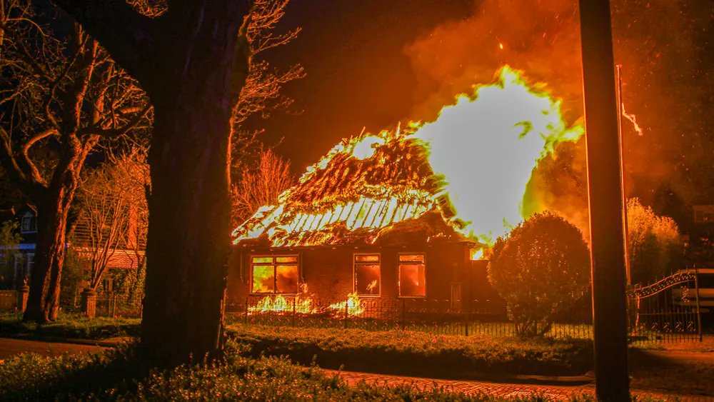 NOS Mirror tweet media