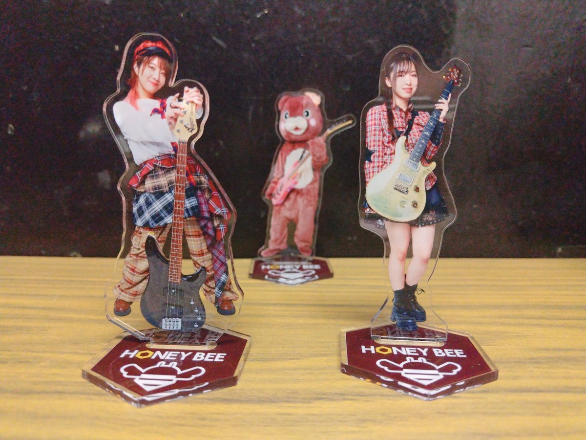 HONEYBEE_2017's tweet photo. ✩.｡…………………………………………… ｡.✩

　　🐝　NEW GOODS!!　🐝

✩.｡…………………………………………… ｡.✩

HONEYBEE アクリルスタンド
・AYUKI
・Asumi
・KUMATNEY
各 2,000円

本日の物販より発売です！ https://t.co/e2RUq3i3IL