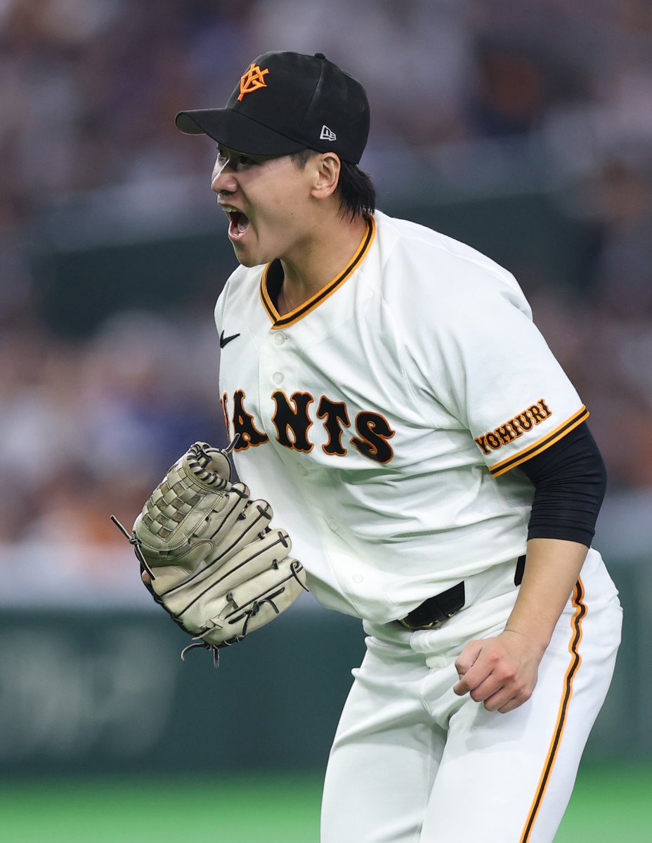 sanspo_giants's tweet photo. 【🔥#熱闘撮って出し📷】 

苦しみ乗り越えつかんだ

#井上温大 投手、225日ぶりの白星（撮影・萩原悠久人） 

#巨人 #ジャイアンツ #giants #サンスポ https://t.co/e2DMH1BPyF