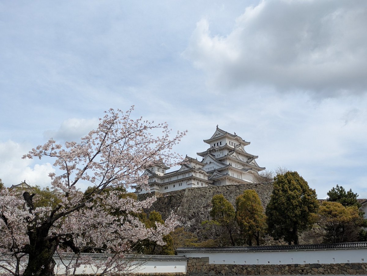 初、兵庫県 ️ 姫路城、明石海峡を観に行きました 世界遺産の姫路城凄かったです 明石海峡はとても迫力がありました!! これから神戸へ向かいます ...