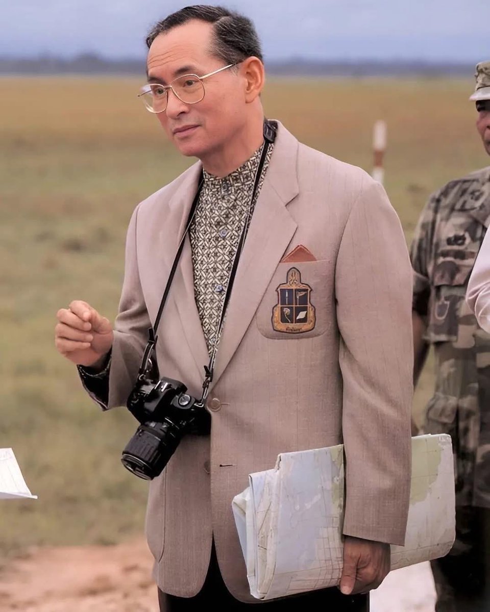 "ต้องมีการปลูกป่าโดยปลูกไม้ยืนต้นและปลูกไม้ฟืน ซึ่งไม้ฟืนนั้นราษฎรสามารถตัด ไปใช้ได้ แต่ต้องมีการปลูกทดแทนเป็นระยะ ส่วนไม้ยืนต้นจะช่วยให้อากาศมีความชุ่มชื้น ซึ่งเป็นขั้นตอนหนึ่งของระบบการให้ฝนแบบธรรมชาติ ทั้งยังช่วยยึดดินบนเขาไม่ ให้พังทลาย เมื่อเกิดฝนตกอีกด้วย"