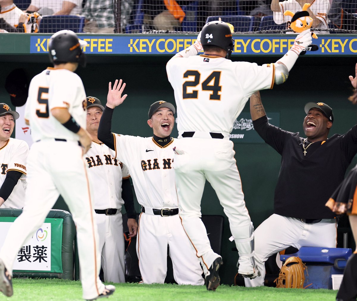 巨人情報@サンスポ tweet media