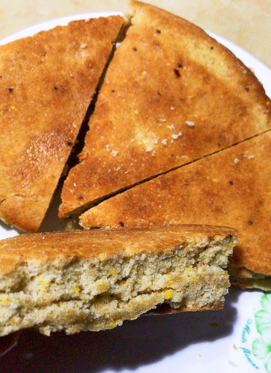 gracexm2010's tweet image. 用美食制作消解流量焦虑😐

杂粮饼出炉😍驱逐内耗

白面荞麦面玉米面的比例为3:1:1，加盐、酵母、鸡蛋、橄榄油，温水和面，饧发至二倍大。

根据煎锅大小分剂子，加少量油，小火煎至两面金黄即可，松软美味健康

至于流量，因上努力，果上随缘吧😁感受、记录有趣的生活比较快乐
#自制美食 #RealFood