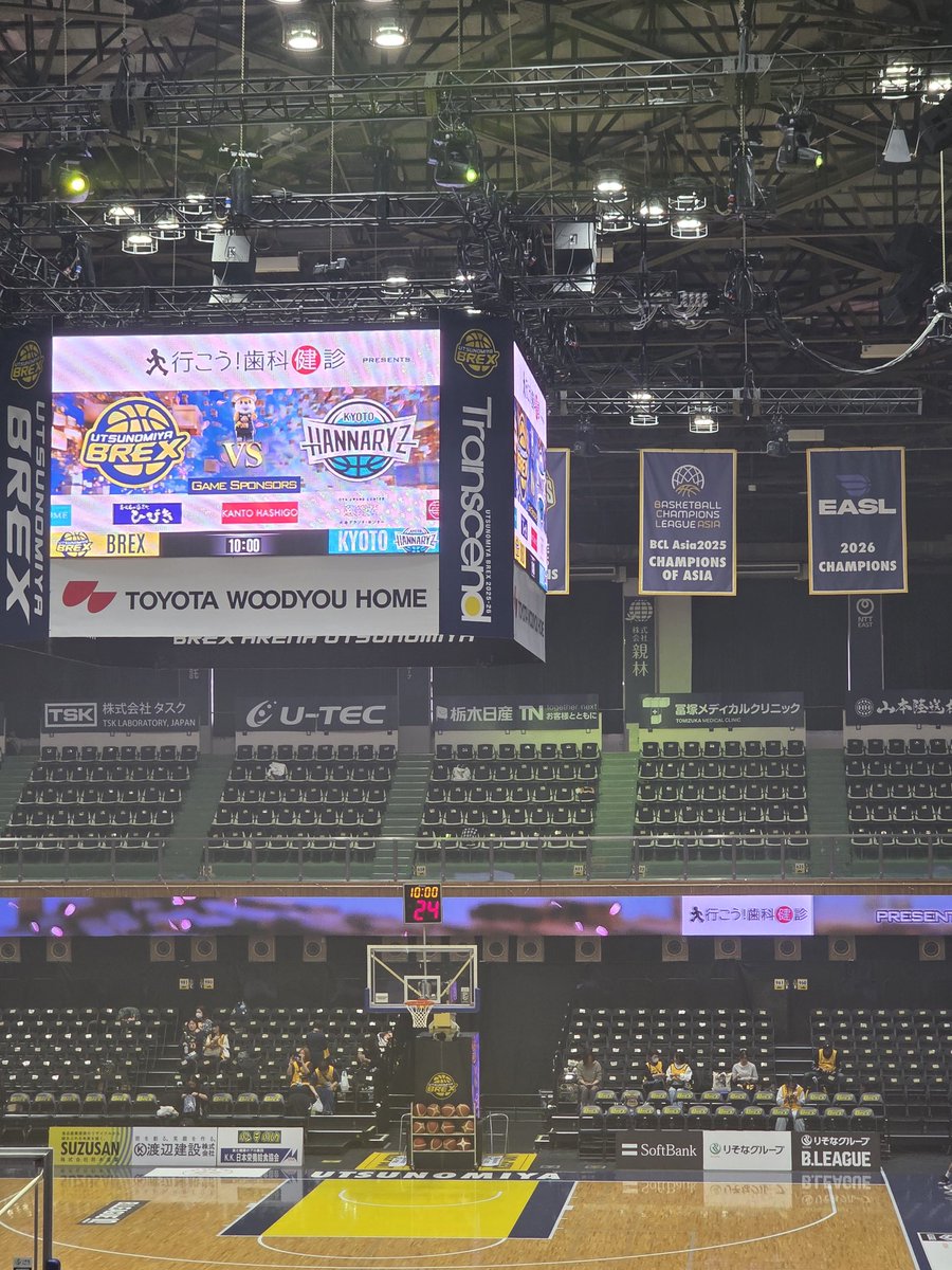 djhamag's tweet image. 昨日は思いがけずシンジの👕頂きましてラッキーでした！
クイズ正解したときは相手のフリースローの時よりブーイング👎が多かったけど…🤣

今日もここから選手の後押し頑張ります📣

Let's Goとちぎ！
Go BREX！
#transcend
#BREX