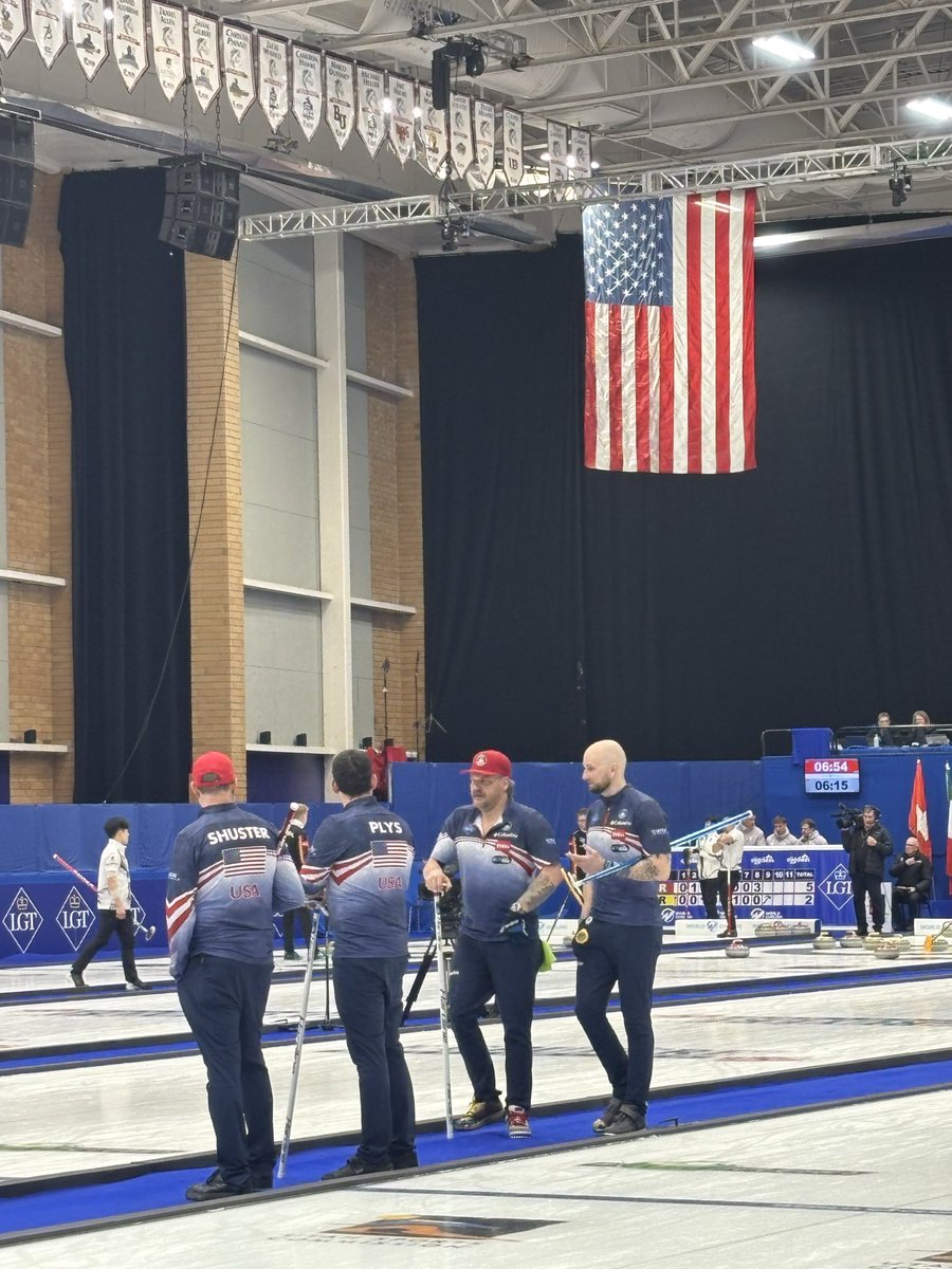 CurlTheBoat's tweet photo. @MattJamilton Congrats on a great #WMCC2026 Thanks for making some time for @johnshogan 👍📸 You’re a legend and it was great watching you spin some lead stones in person☝️🥌🧹 https://t.co/caYWpC33md