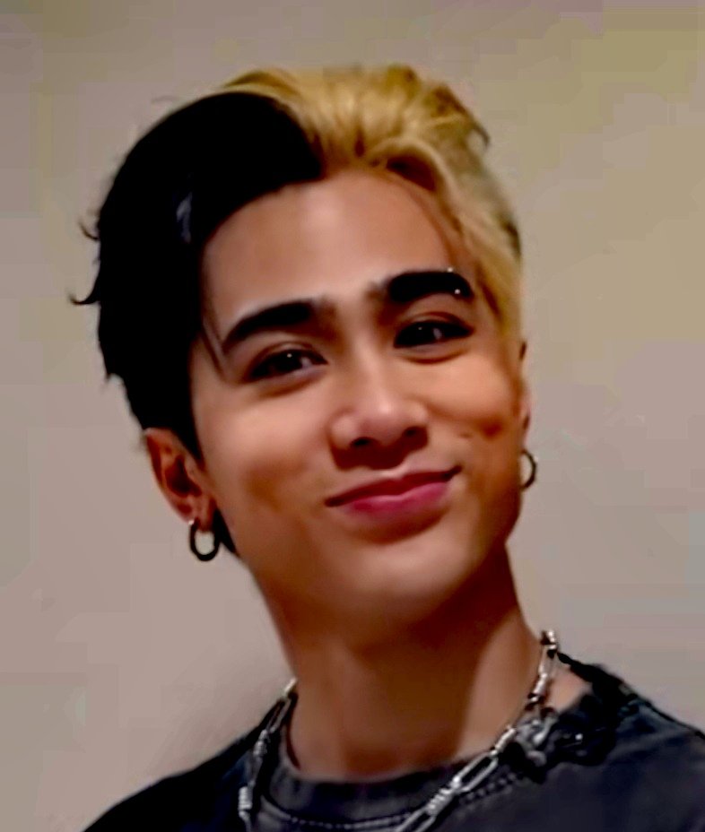 jahzra (shey) 🧛💪 tweet media