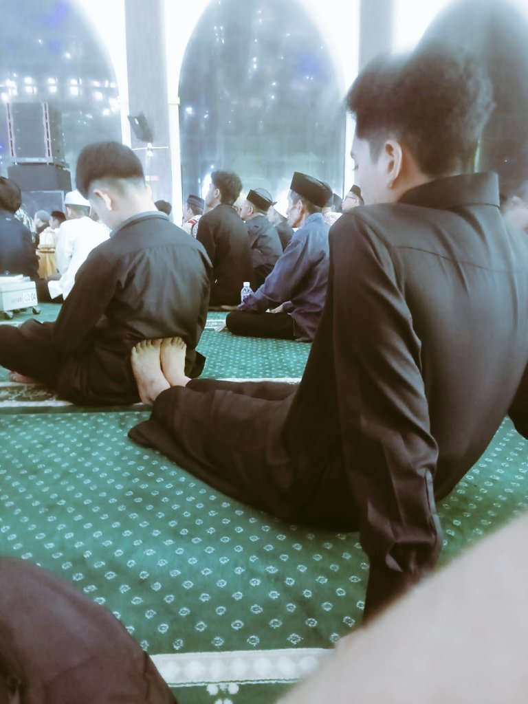 screenshot tweet media