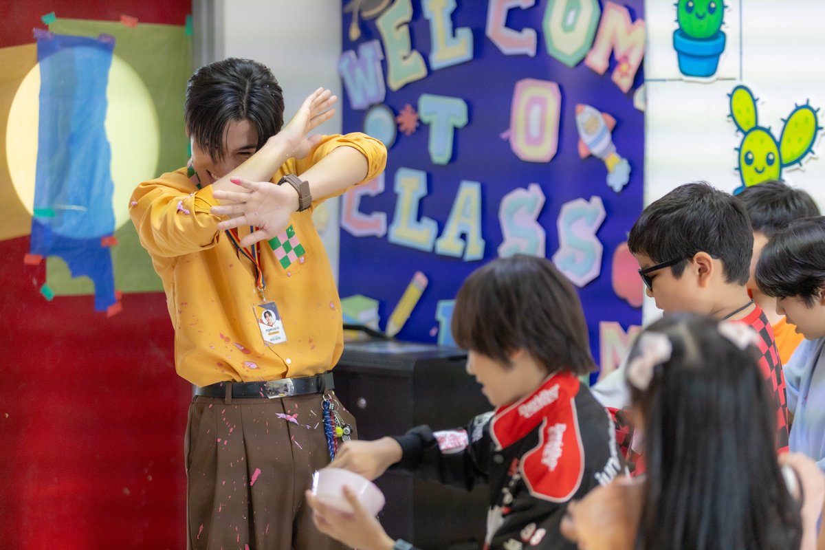 รักครูเท่าโลกเลย Love You Teacher tweet media