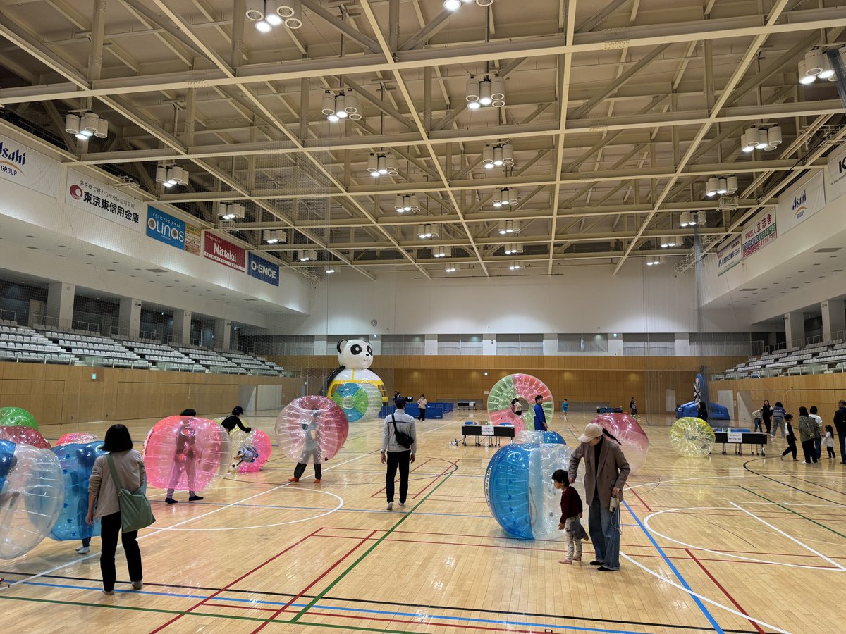 yuki0528528's tweet photo. 徳島は小松島競輪場
神戸は市立中央体育館
東京は墨田区総合体育館
仙台は楽天モバイル最強パーク

昨日東京ー仙台1週間以上の出張から帰阪。
楽天は2日目が雨で縮小開催になってしまったけどたくさんの方に体験してもらうことができました。

少し変わったイベントをお探しの方は是非お問い合わせください！