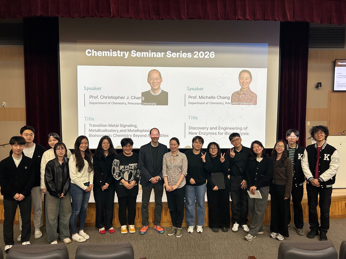 LimLab_KAIST's tweet photo. So great to have Chris &amp; Michelle at KAIST~~~!!! https://t.co/QN1ZoXMpKP