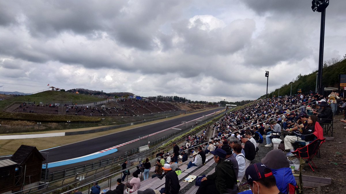 ながさん🗻 tweet media