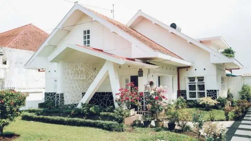 keboyoranbaru's tweet photo. si udik kagak tau rumah jengki https://t.co/vtEAnNLtG0
