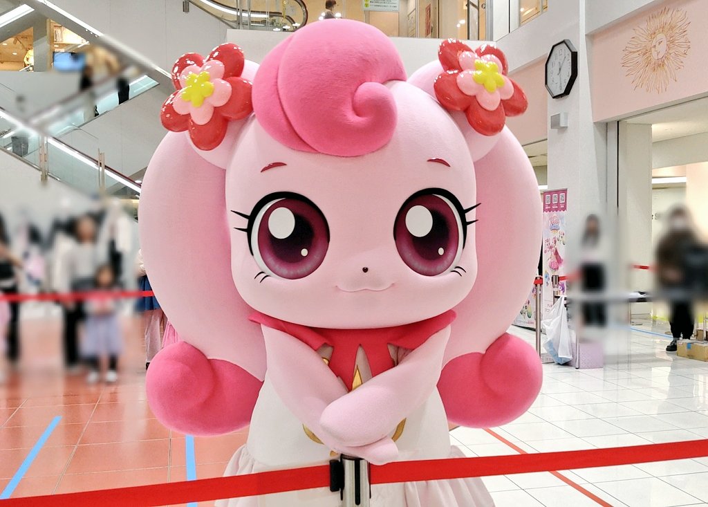 berlinlimassol's tweet photo. 「なあなあ、うち休憩やねん。どこか茶でもしばきに行かへん？」 #ティニピン #Panjo https://t.co/SJyLQ4E2o8