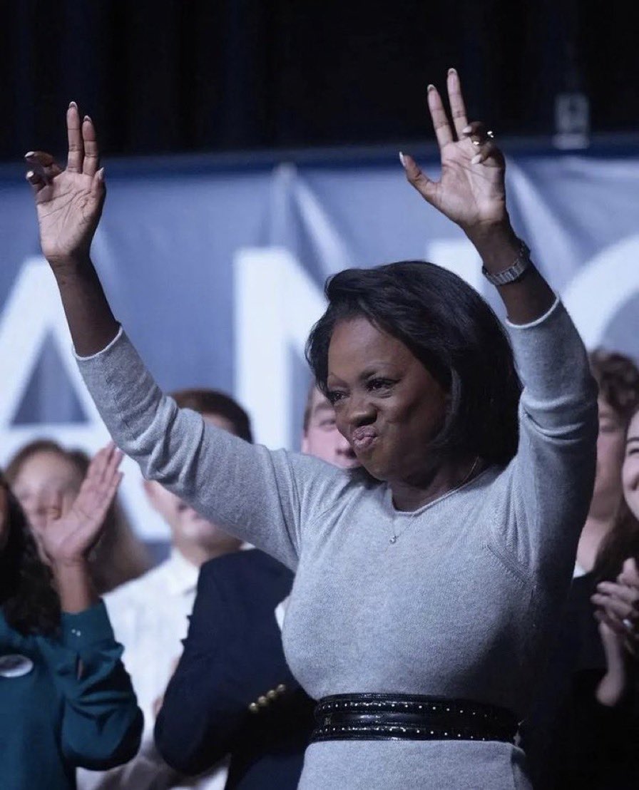 Big Mama, your ARM! tweet media