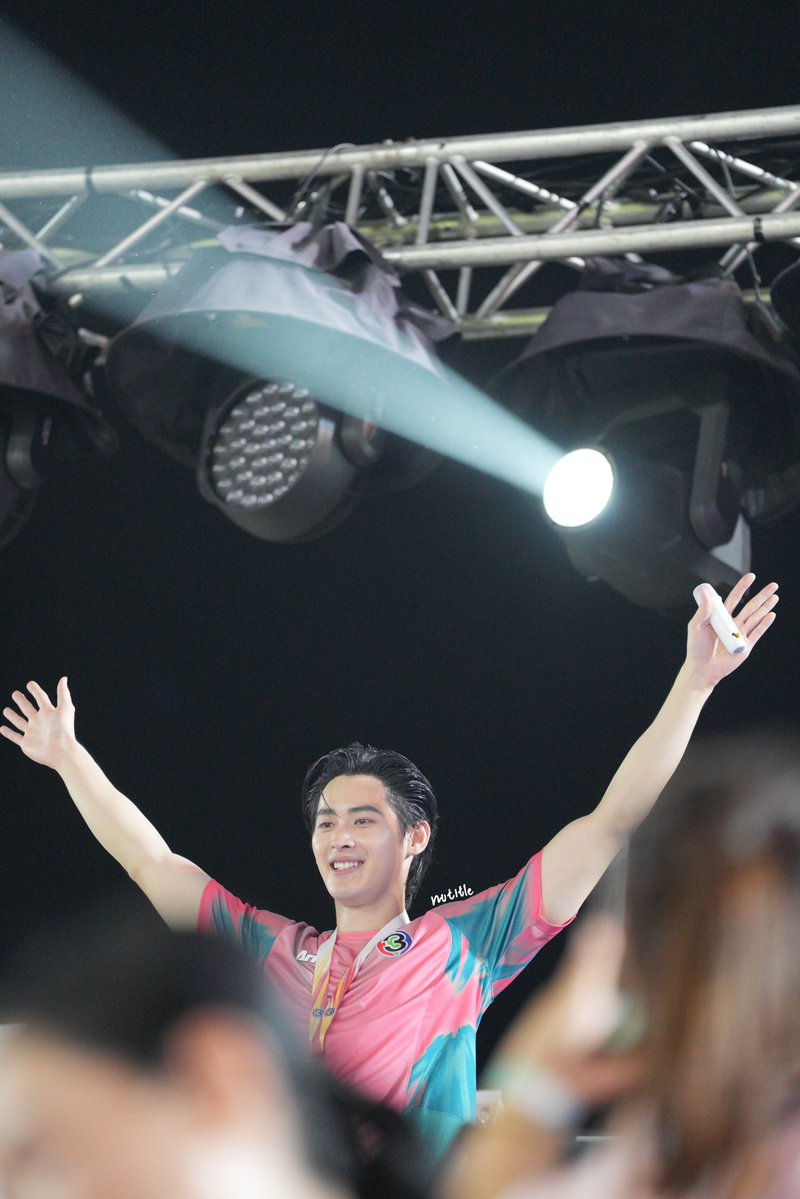 ٩(๑˃̶͈̀◡˂̶͈́๑)۶nutitle เติ้ล 타이틀 トル 영미 ❄️ tweet media