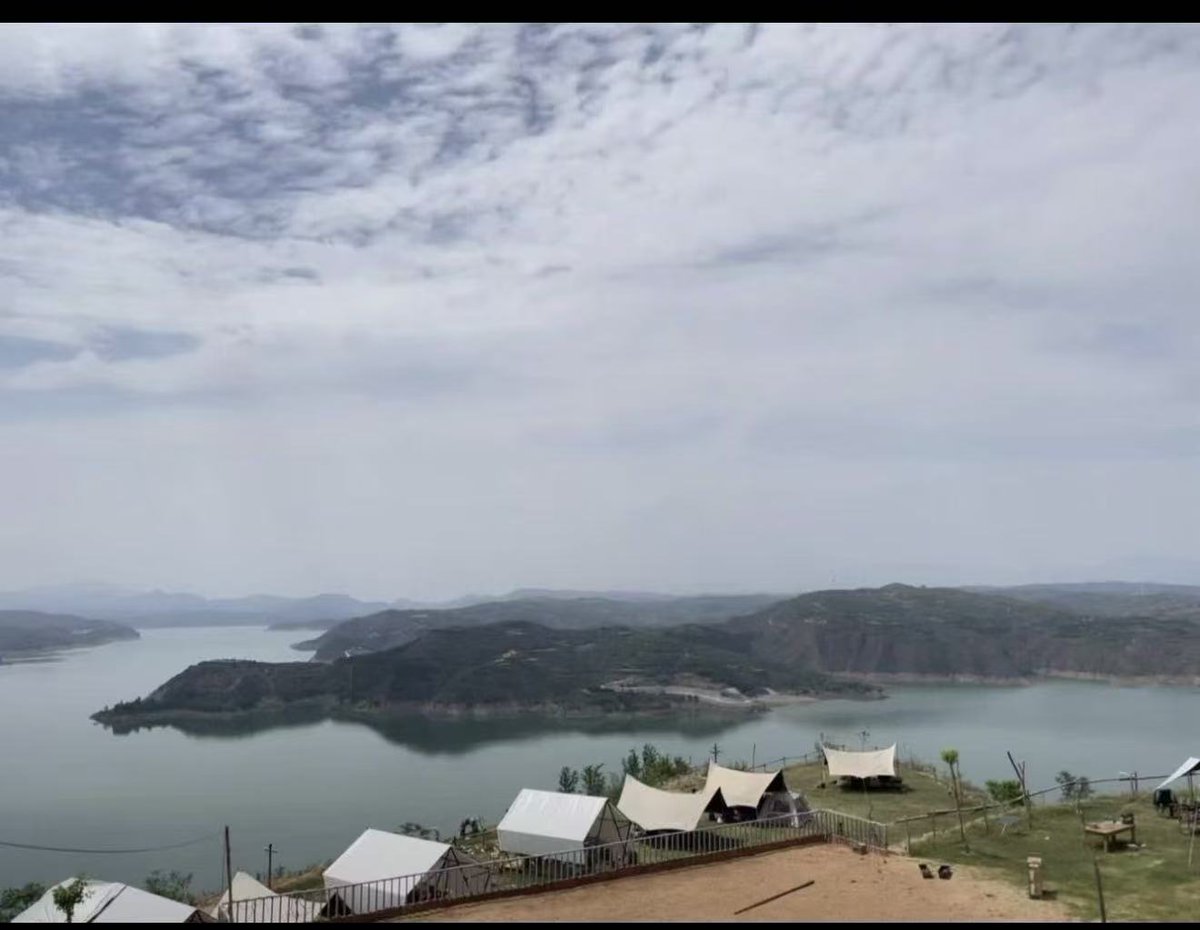 CC68182407's tweet photo. 到地方了，期待今晚的刺激。
（圈子很重要） https://t.co/wBCkfrxiVs