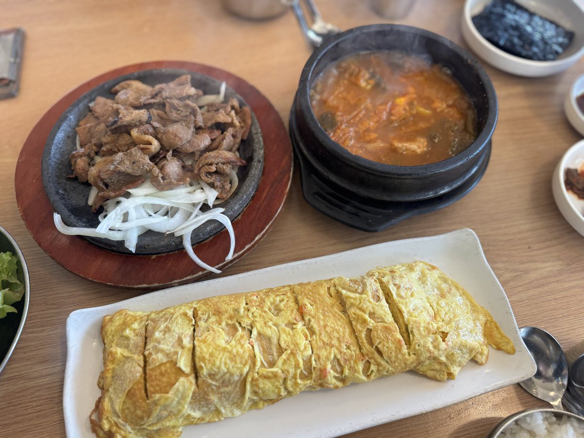 무치👽 tweet media