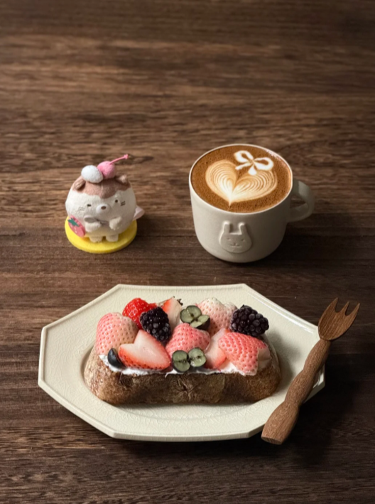 Zaicsxero's tweet photo. とっても可愛いフィギュアを買いました〜ฅ՞•ﻌ•՞🍓 https://t.co/cvdPjDszBc