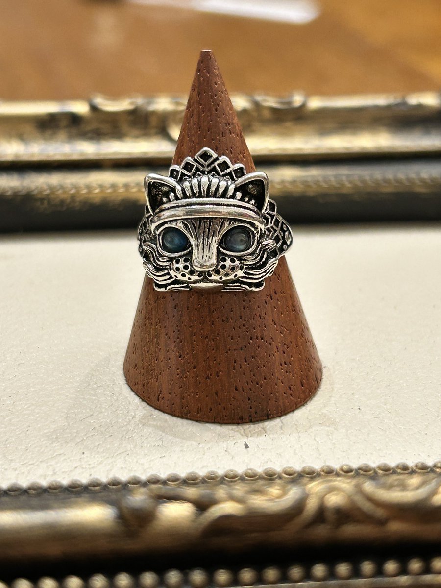 CatwalkBijoux's tweet image. OPEN!本日は、18時半までやっております。皆様のお越しをお待ちしております😊
#catwalkbijoux#koenji#vintage#作家セレクト#ハンドメイドアクセサリー