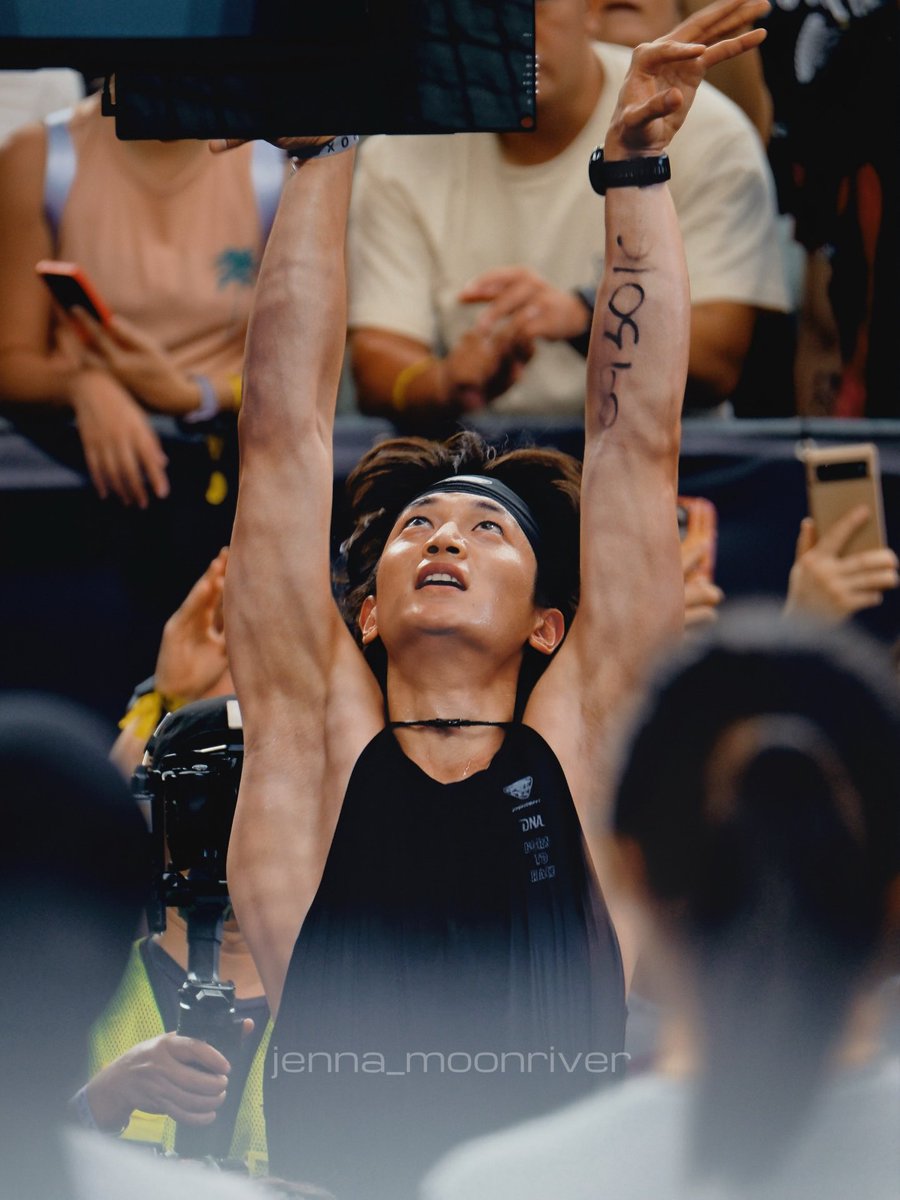 babylonjae's tweet image. 260403 #MINHO #SHINEE #arms #armpit
