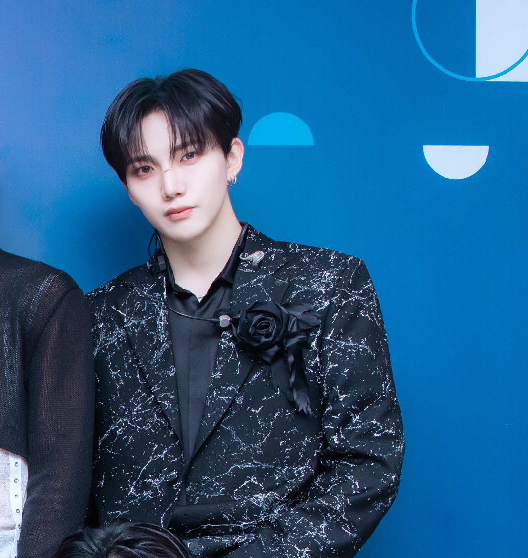 오늘 이현빈 얼굴 미쳤네 얼굴 주사위 777임