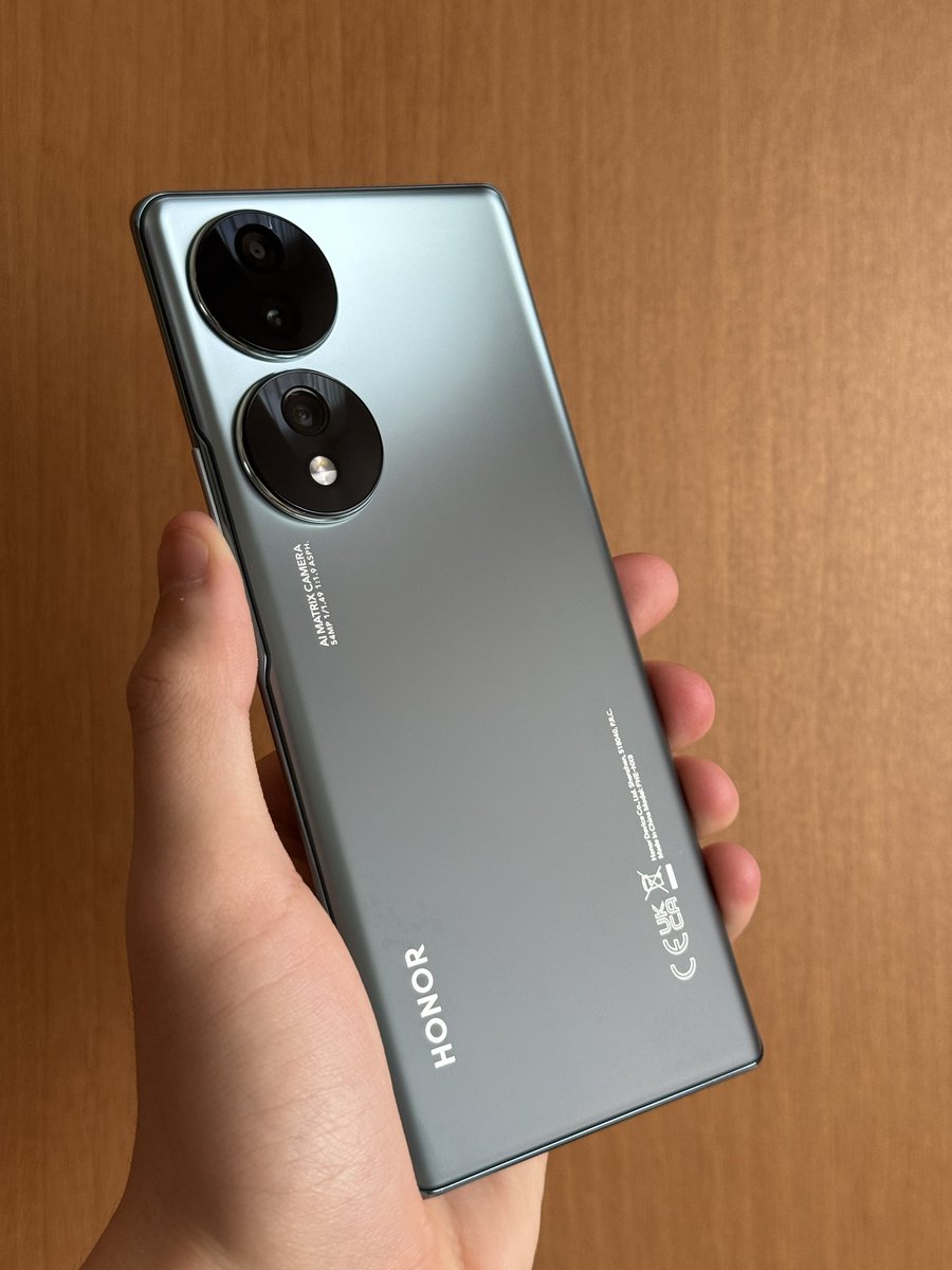 115Makura's tweet photo. HONOR70のグロ版128GB欲しい方おる？23Kでどうですか https://t.co/kUhAUDOW4i