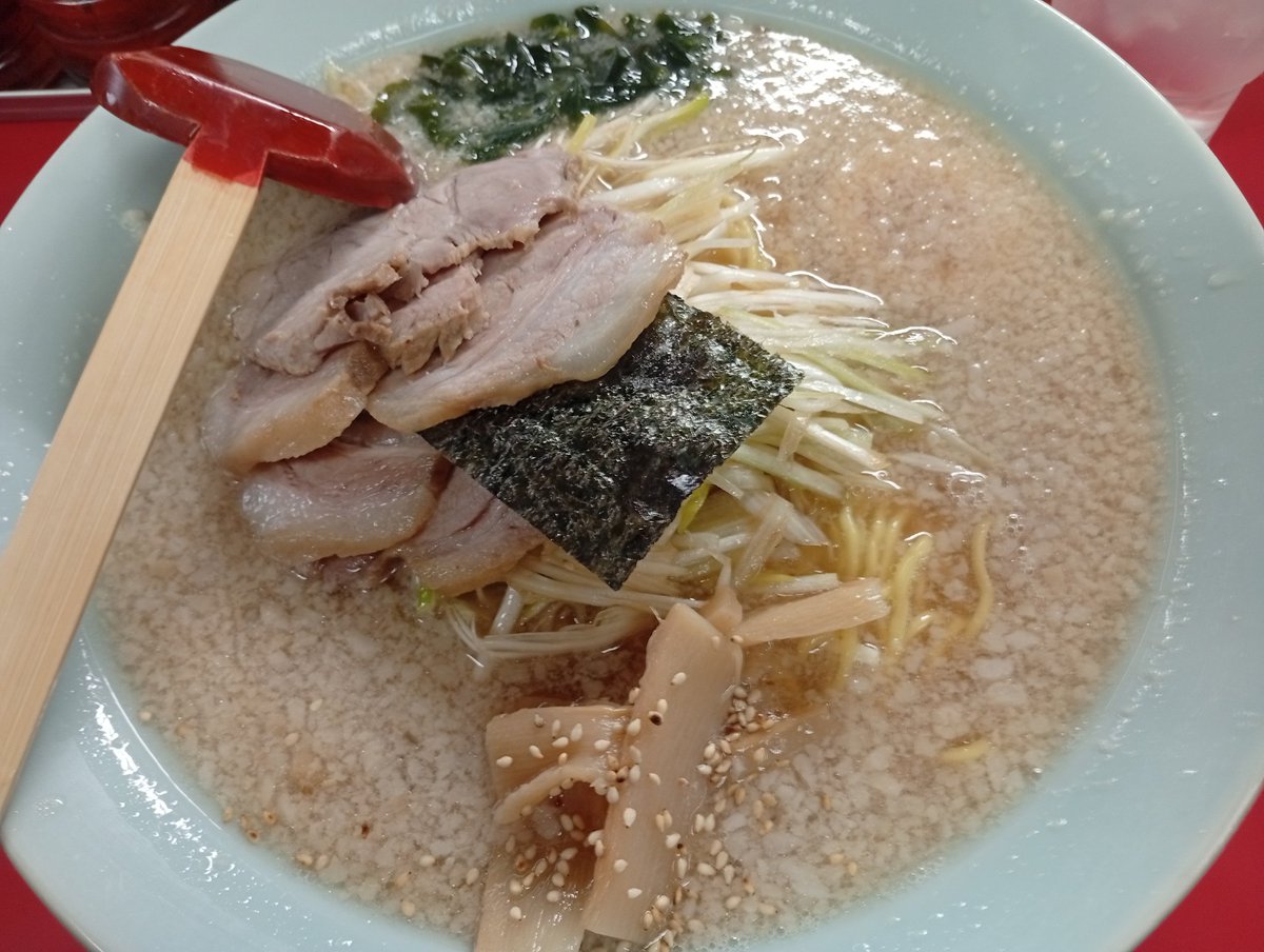 モブおじ tweet media