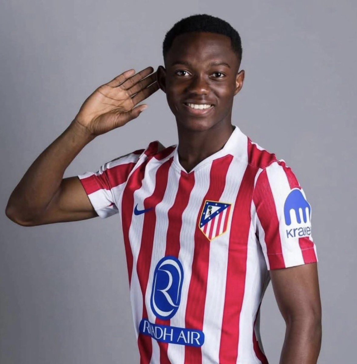 Exhibitjnr18 tweet media