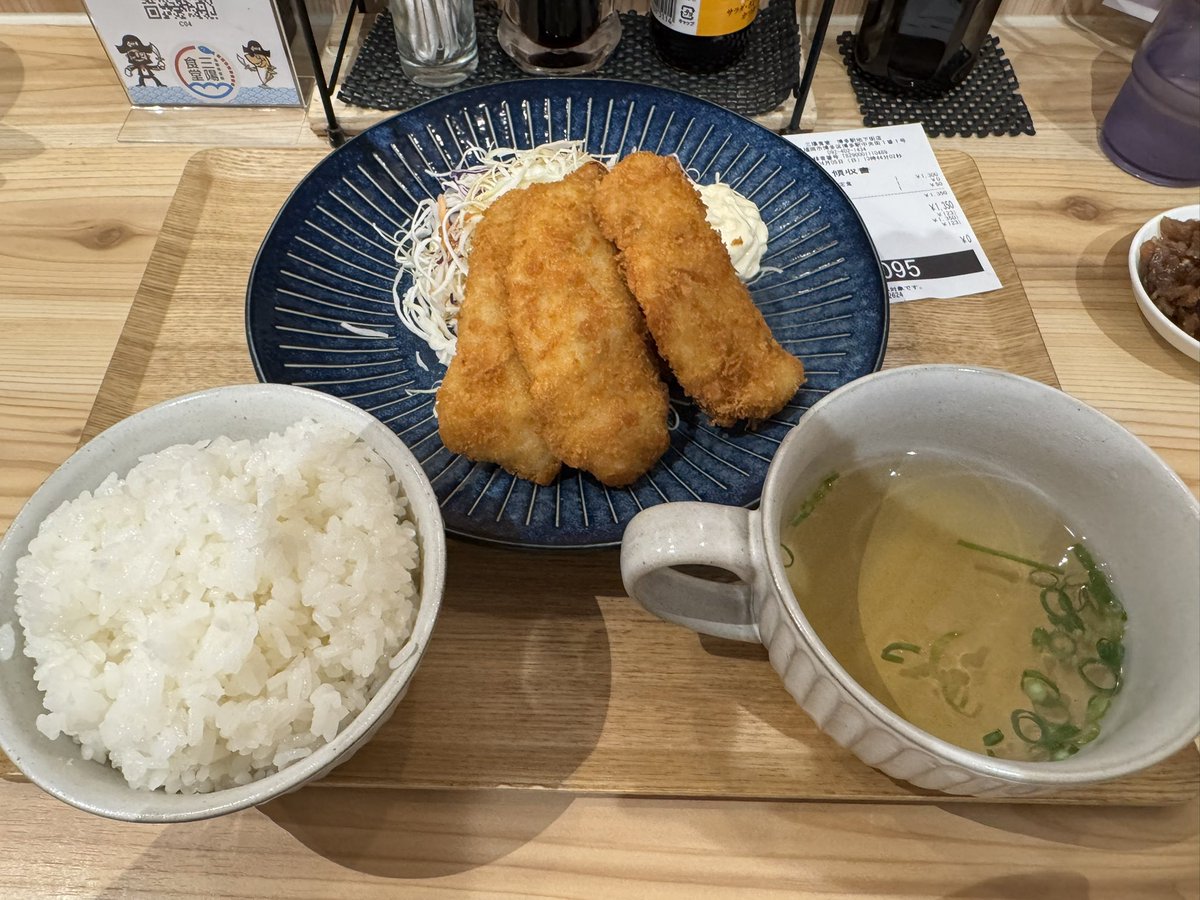 sou1484's tweet photo. 死ぬほどアジフライを食べてきた
しばらくアジフライは食べなくていいかな笑 https://t.co/LLMJHGVN8t