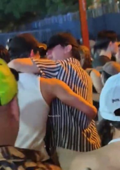 𝑽𝒂𝒍🍓 tweet media